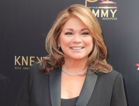 Valerie Bertinelli poses for a picture in a Emmy-award event.